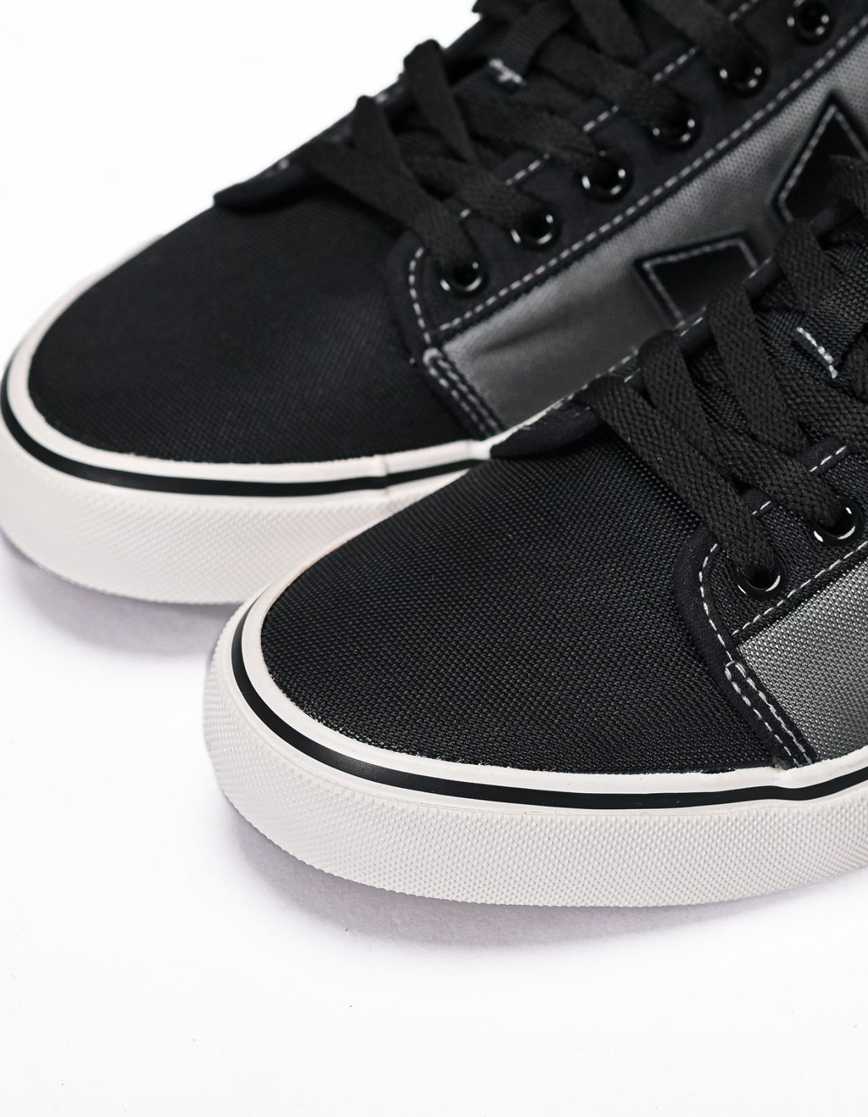Picture of JAMES ( Black / Mid Gray )