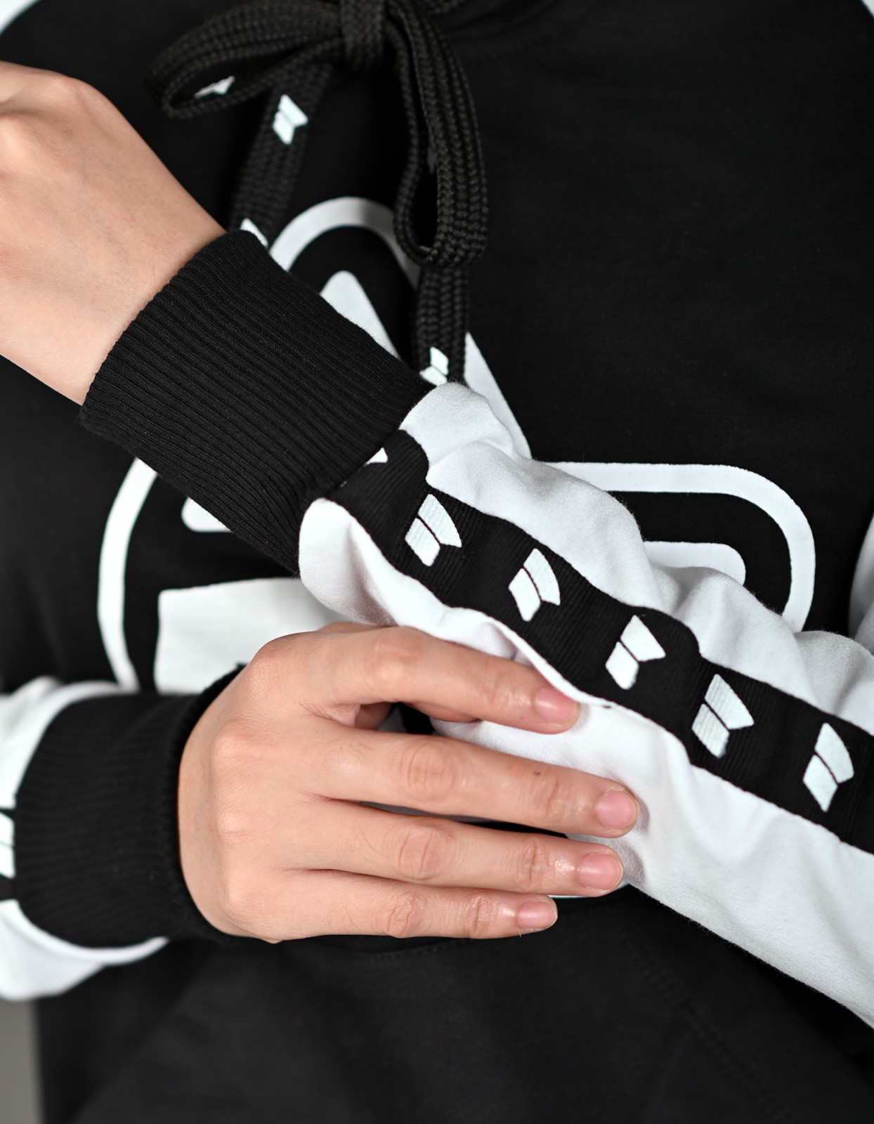 Picture of 20TH LADY HOODIE
